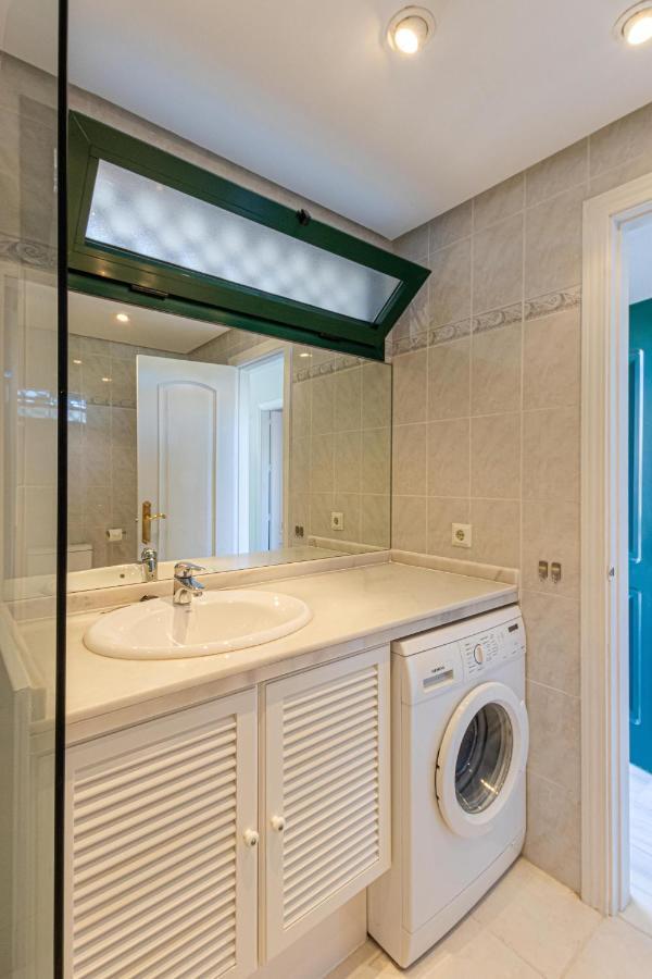 797 Holiday Rentals - Apartamento Frente Al Parque La Paloma Con Piscina Benalmadena Ngoại thất bức ảnh